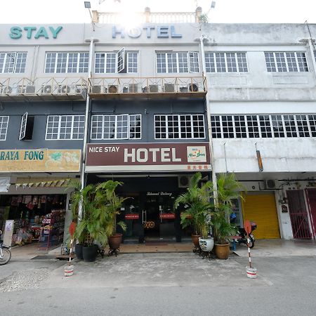 ראוב Oyo 1190 Nice Stay Hotel מראה חיצוני תמונה