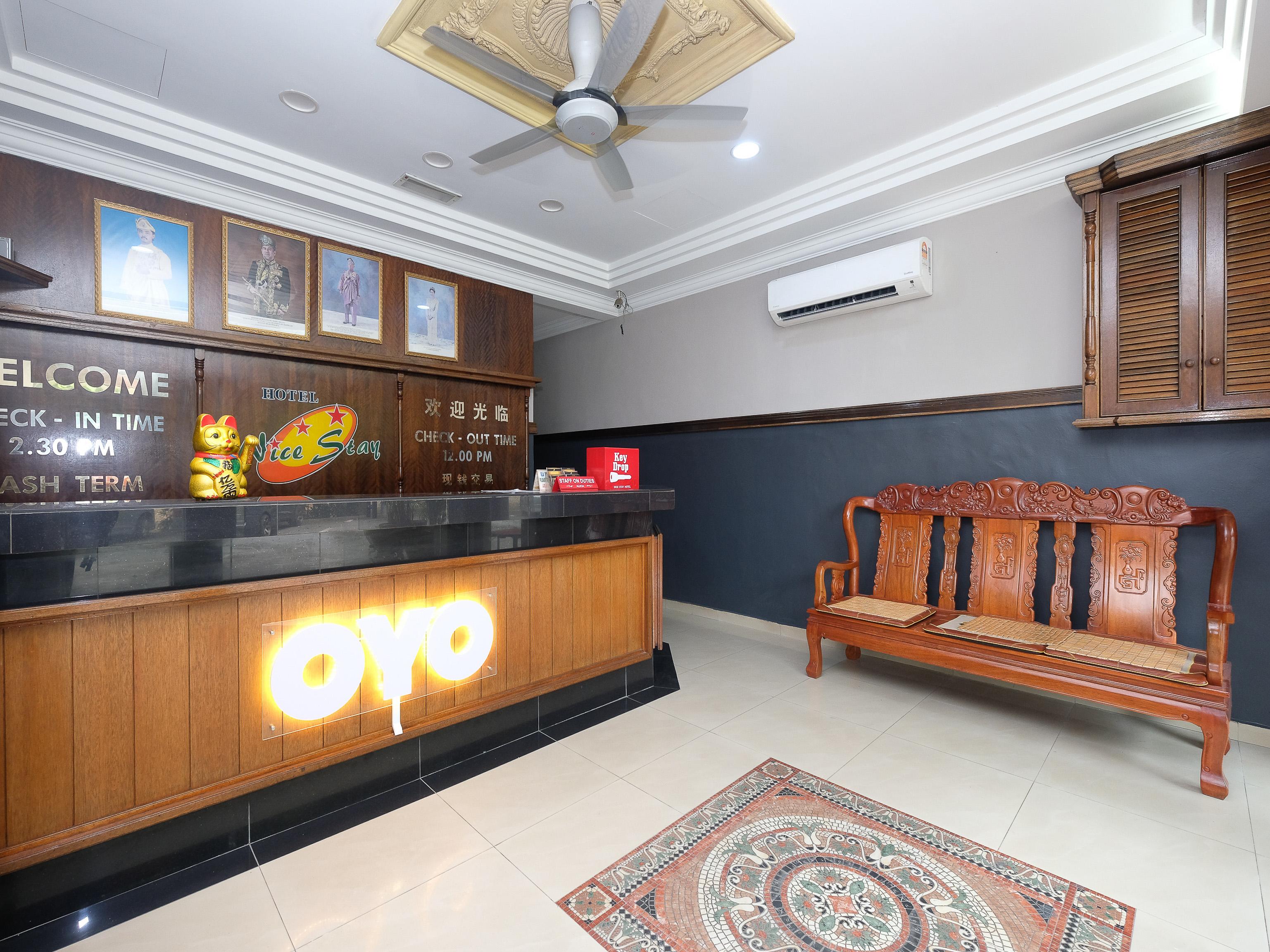 ראוב Oyo 1190 Nice Stay Hotel מראה חיצוני תמונה