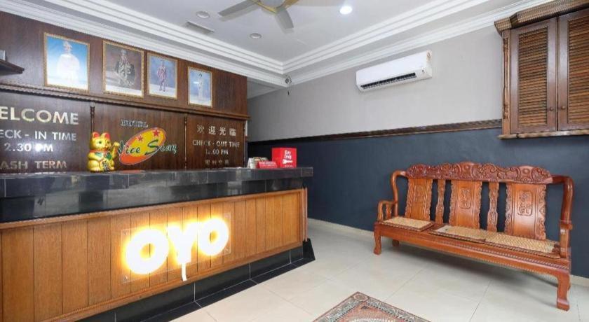 ראוב Oyo 1190 Nice Stay Hotel מראה חיצוני תמונה
