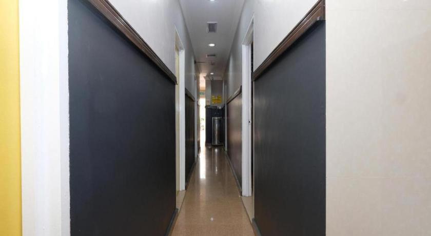 ראוב Oyo 1190 Nice Stay Hotel מראה חיצוני תמונה